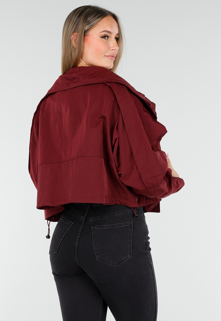 Cropped Lightweight Jas in Bordeauxrood met Brede Kraag