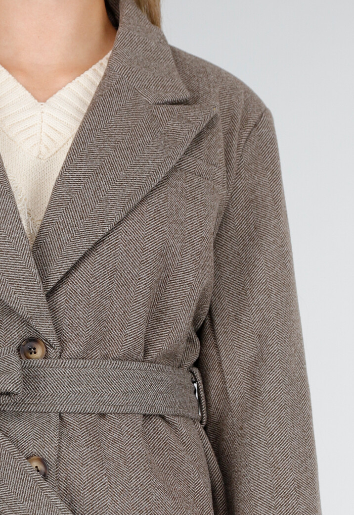 Korte Bruine Jas met Ceintuur en Revers