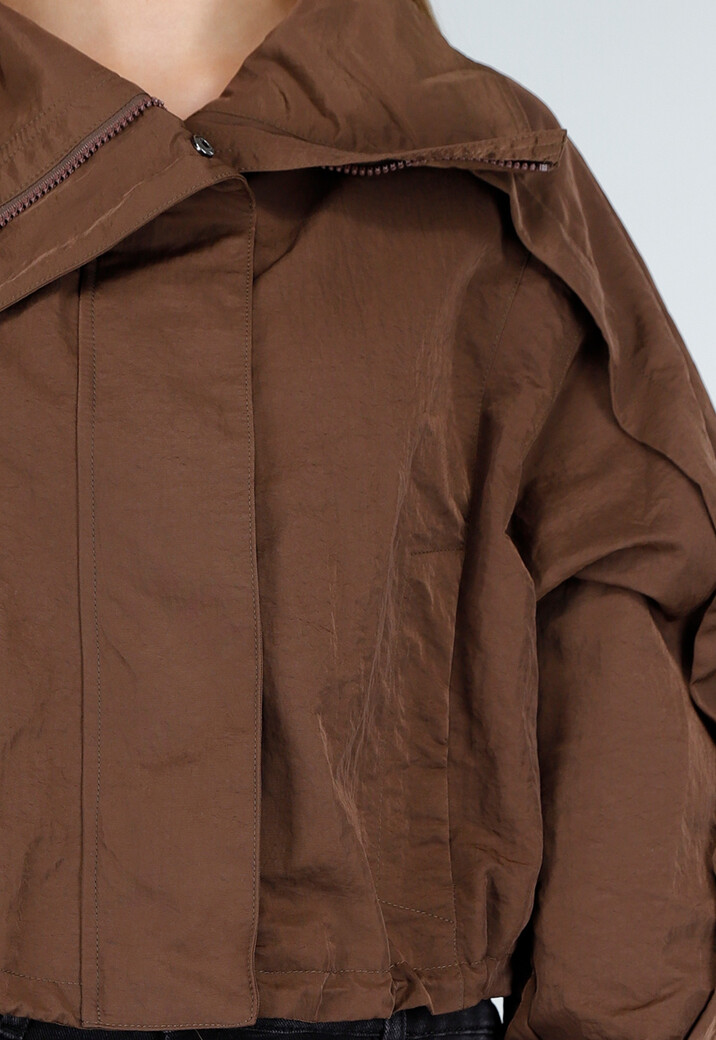Bruine Cropped Windbreaker Jas met Brede Kraag