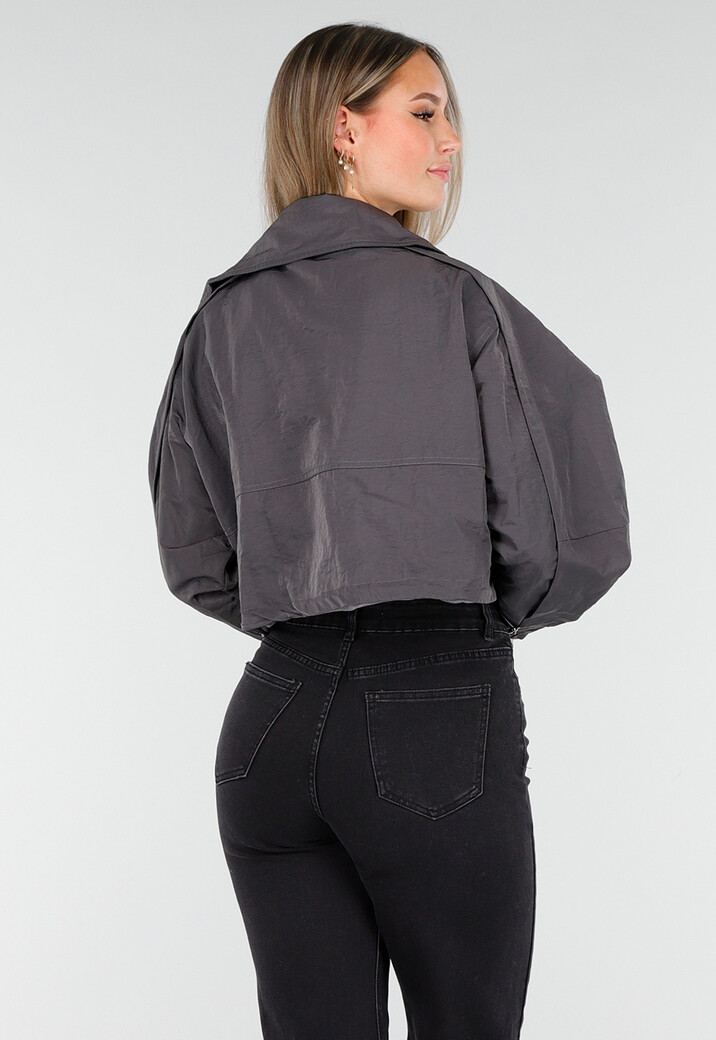 Donkergrijze Korte Jas met Rits en Drukknoopsluiting