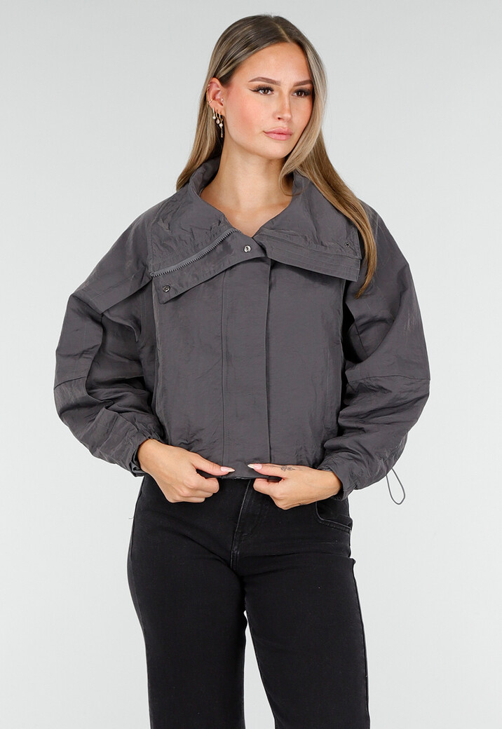 Donkergrijze Korte Jas met Rits en Drukknoopsluiting