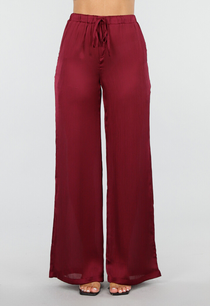 Bordeauxrode Satijnlook Set Met Blouse en Wide Leg Broek