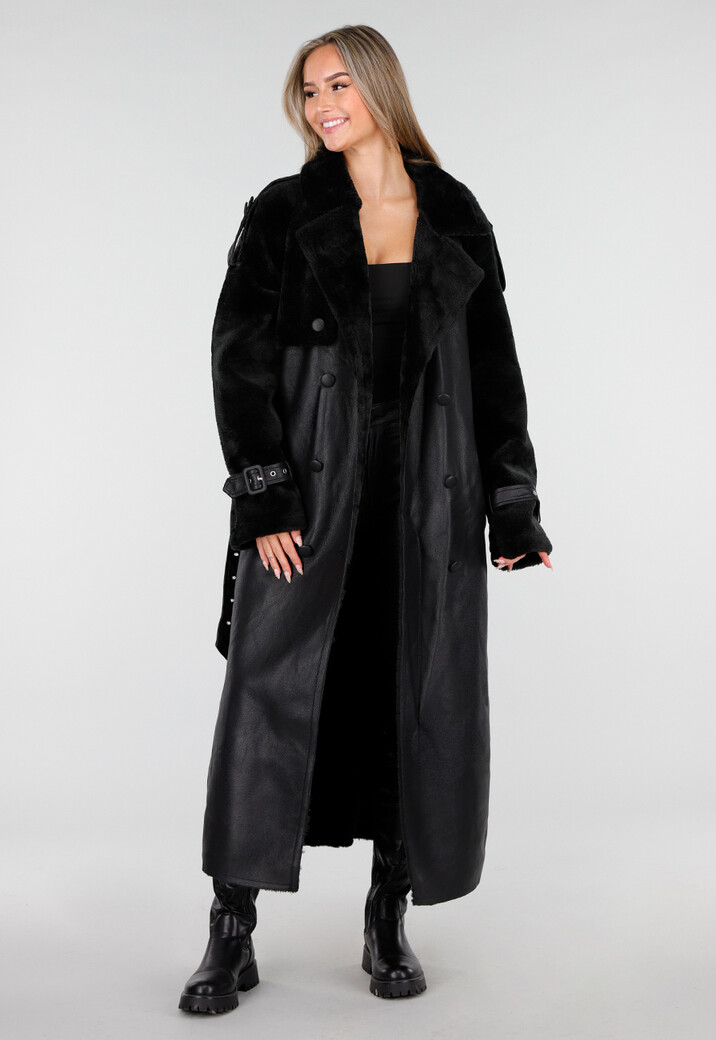 Zwarte Lange Trenchcoat van Imitatieleer met Ceintuur