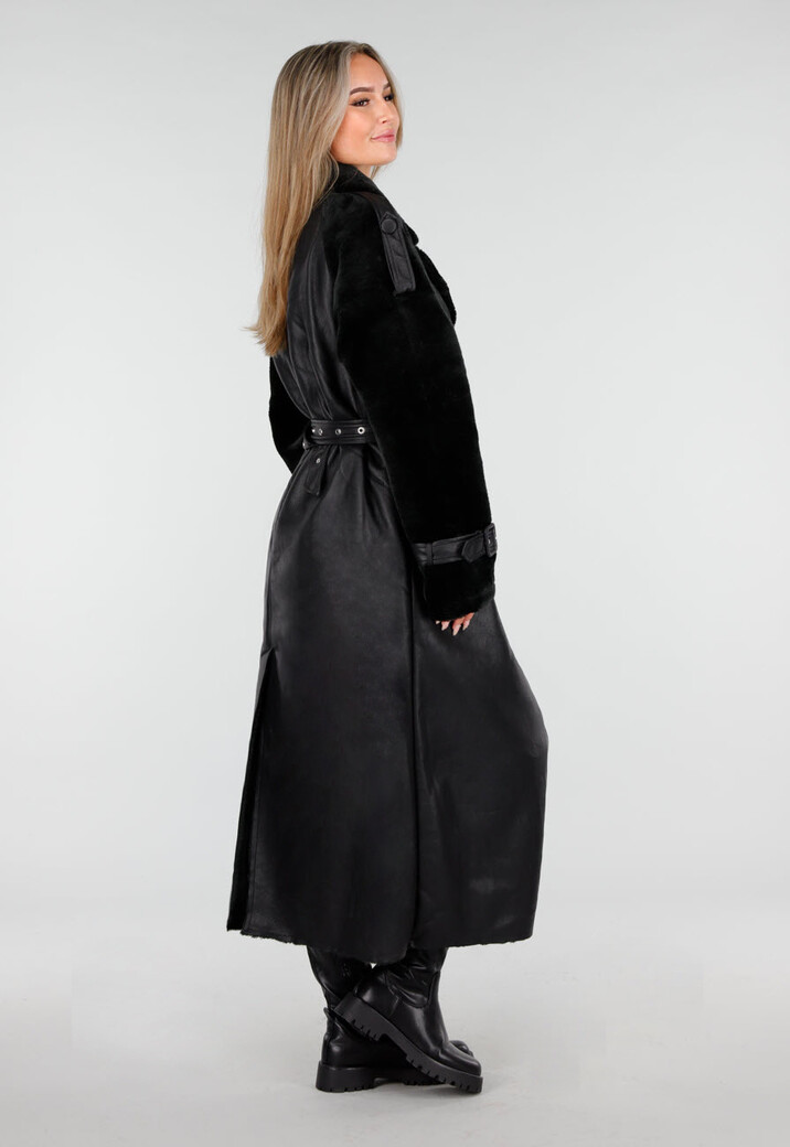 Zwarte Lange Trenchcoat van Imitatieleer met Ceintuur