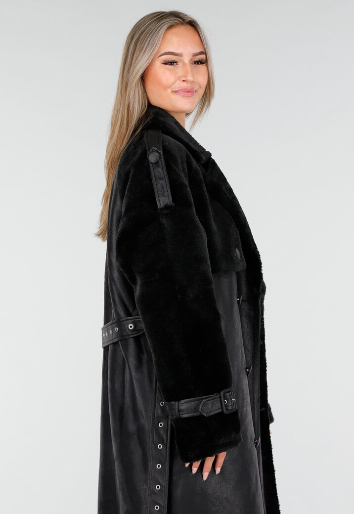 Zwarte Lange Trenchcoat van Imitatieleer met Ceintuur