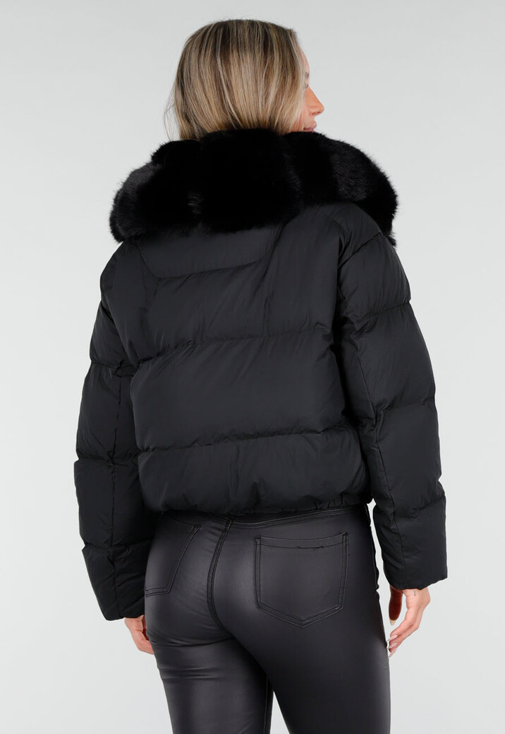 Zwarte Pufferjas met Brede Bontkraag
