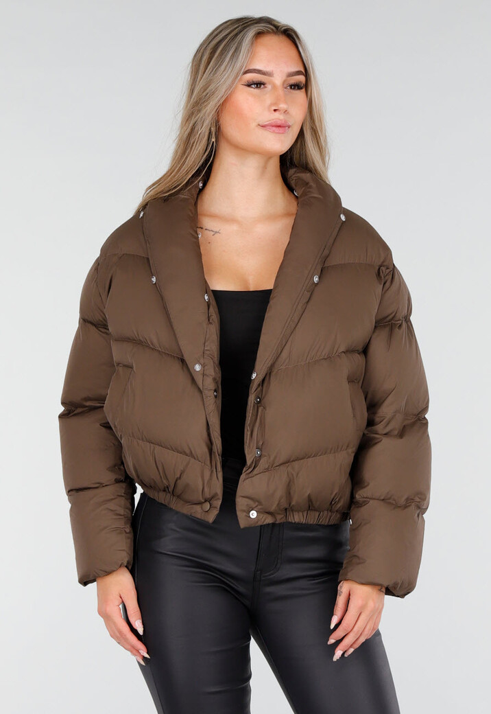 Zwarte Pufferjas met Brede Bontkraag