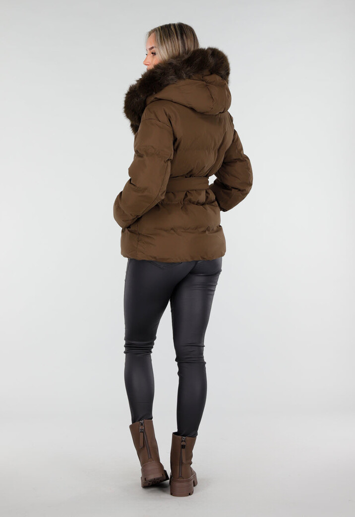 Bruine Pufferjas met Bontkraag en Ceintuur