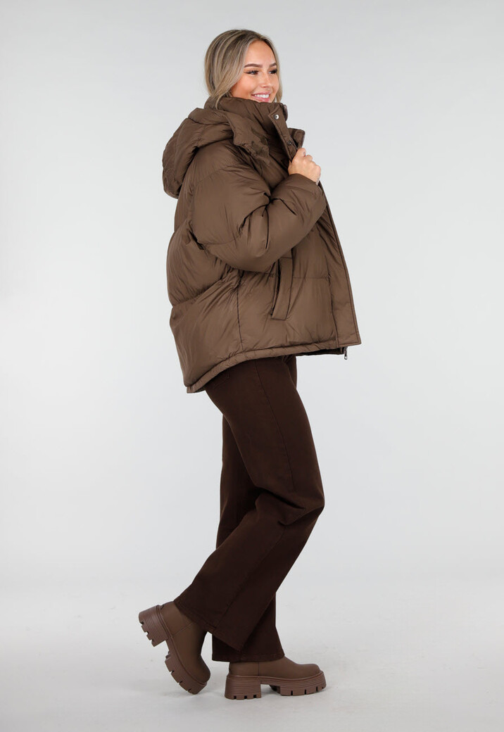 Bruine Puffer Jas met Hoge Kraag en Capuchon