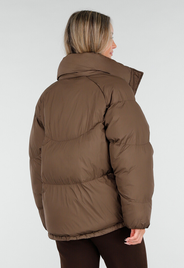 Bruine Puffer Jas met Hoge Kraag en Capuchon