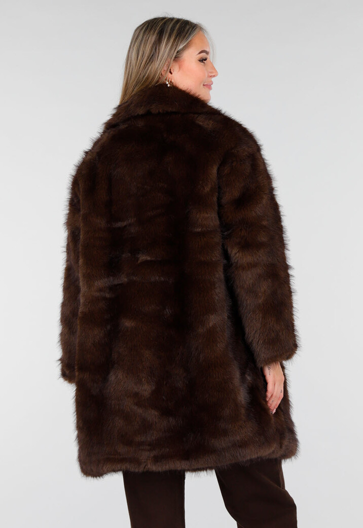 Bruine Faux Fur Jas met Brede Reverskraag