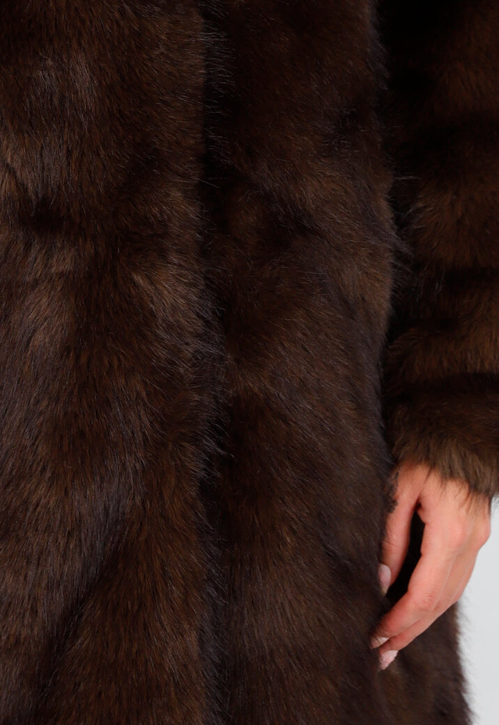 Bruine Faux Fur Jas met Brede Reverskraag