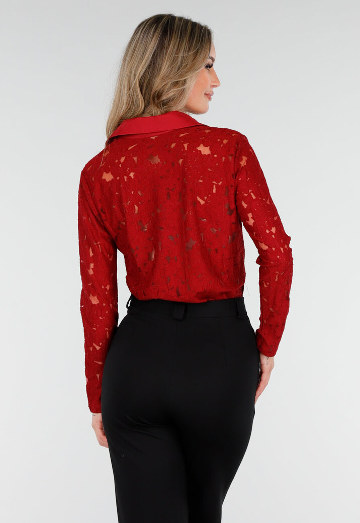 Rode Kanten Blouse met Knoopsluiting en Lange Mouwen
