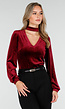 Rode Velours Top met V-Hals en Choker Detail