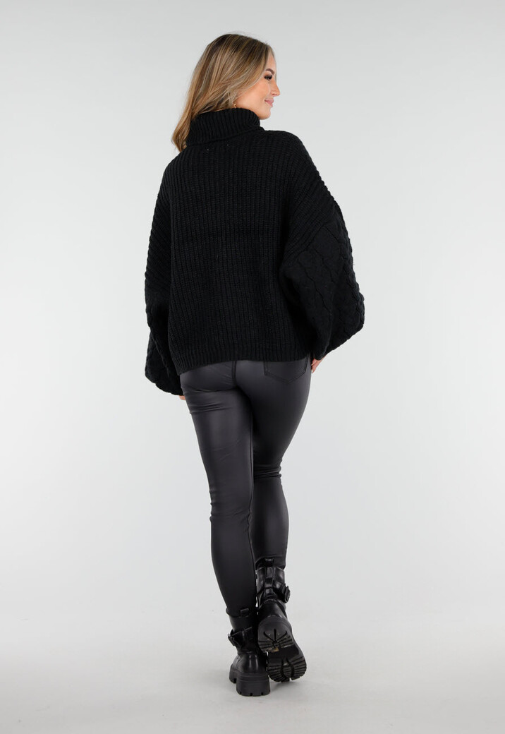 Zwarte Gebreide Coltrui met Kabelmouwen