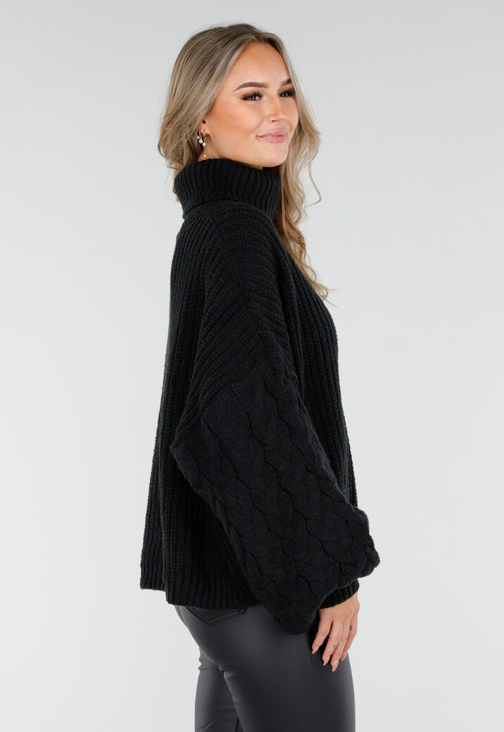 Zwarte Gebreide Coltrui met Kabelmouwen