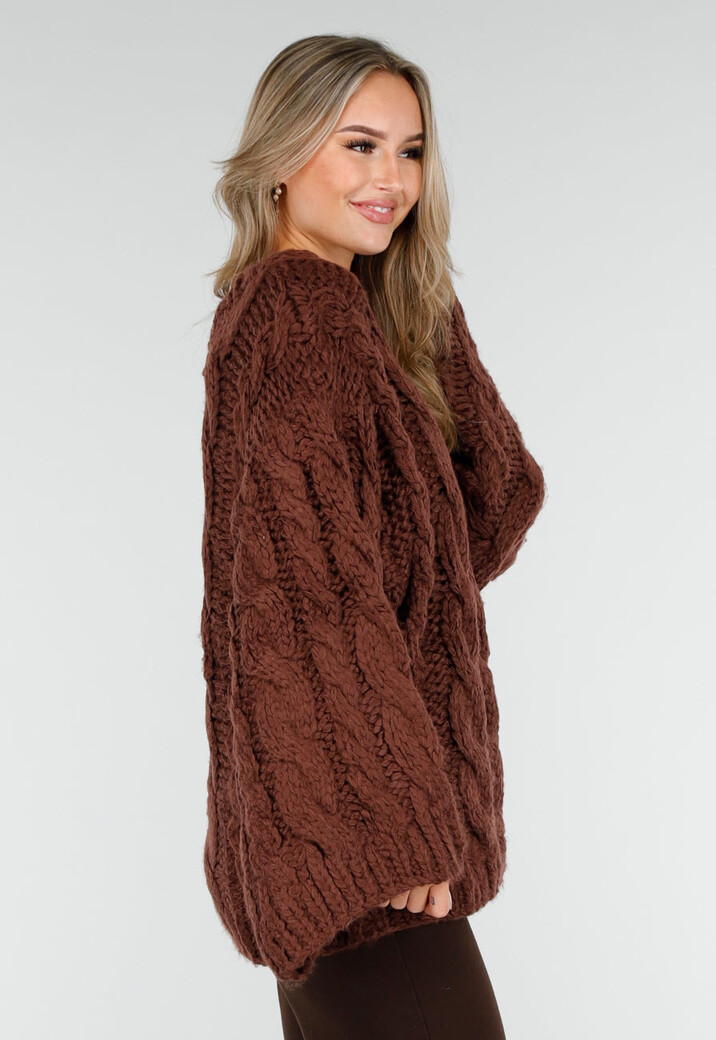 Bruine Gebreide Trui met Kabelpatroon en Wijde Mouwen