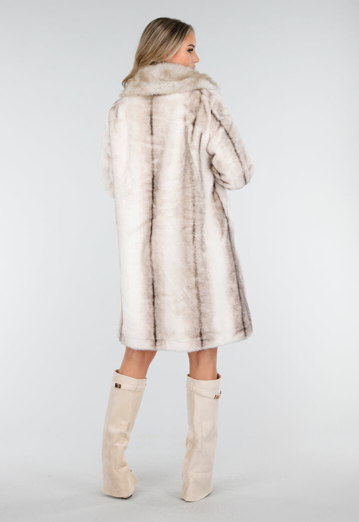 Beige Faux Fur Jas met Brede Revers en Zakken