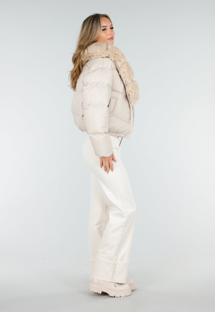 Beige Pufferjas met Bontkraag en Drukknopen