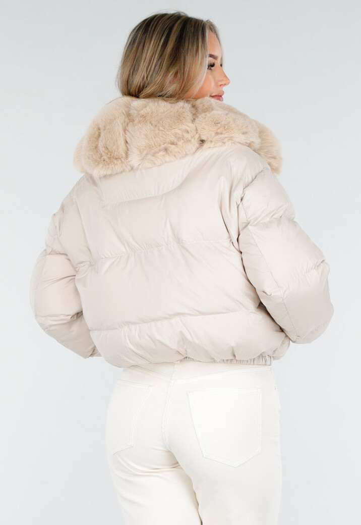 Beige Pufferjas met Bontkraag en Drukknopen