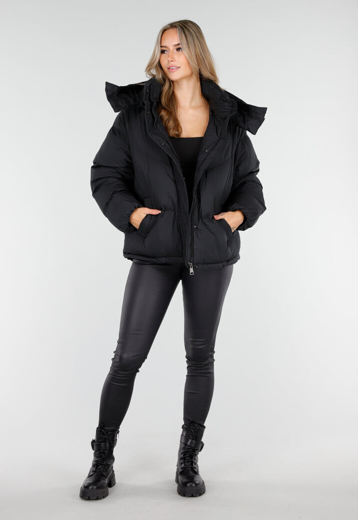 Zwarte Puffer Jas met Capuchon en Ritssluiting