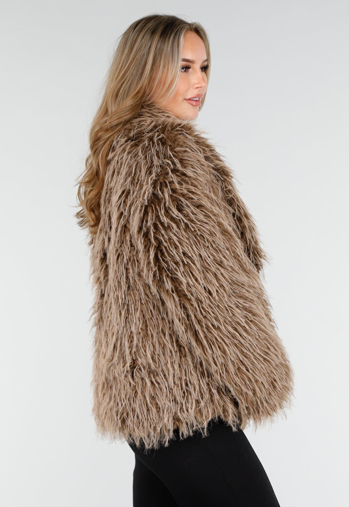 Bruine Fluffy Jas met Lange Haren en Losvallende Pasvorm