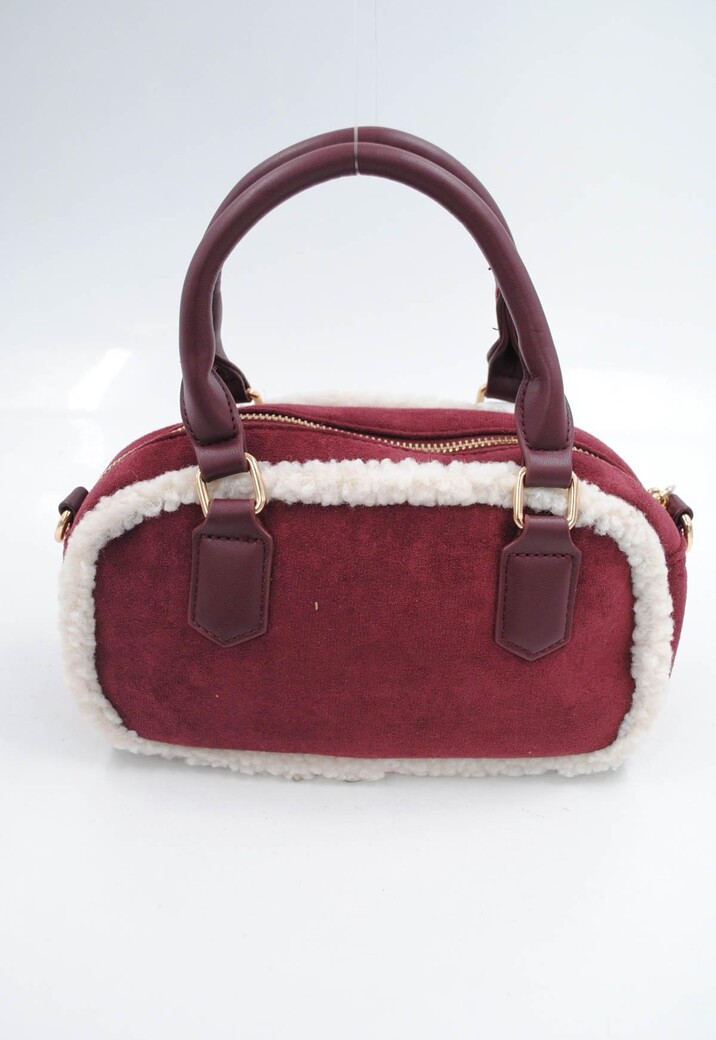 Rode Suède Handtas met Witte Bontafwerking en Lang Schouderhengsel