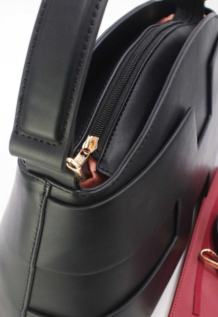 Zwarte Handtas van Imitatieleer met Geometrisch Ingewerkt Patroon en Afneembaar Schouderhengsel