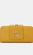 Gele Gevlochten Clutch met Gouden Schouderketting