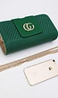 Groene Clutch met Goudkleurige Ketting en Gevlochten Textuur