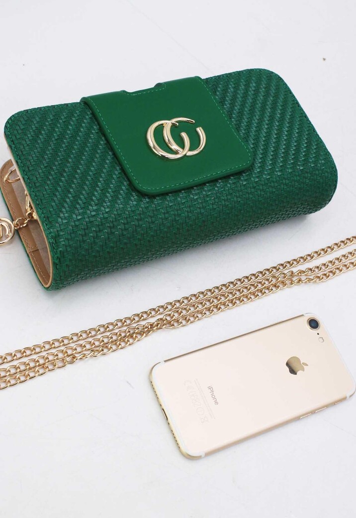 Groene Clutch met Goudkleurige Ketting en Gevlochten Textuur