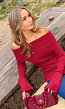 Rode Off Shoulder Gebreide Trui met Uitlopende Mouwen