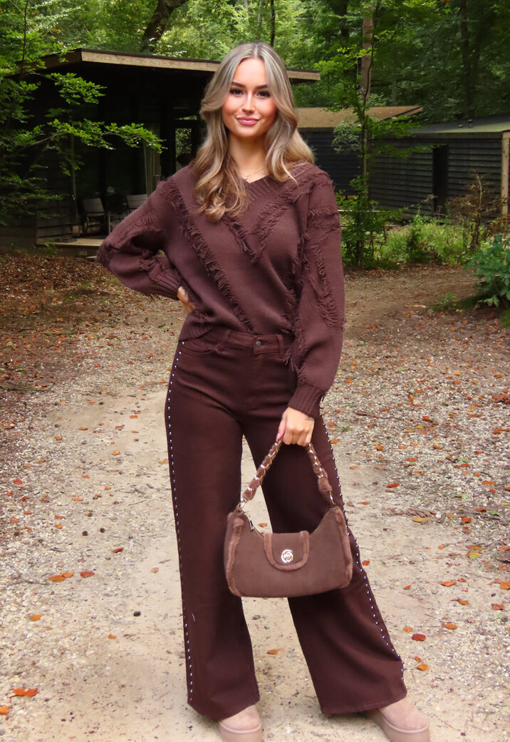 Bruine Suède Schoudertas met Bontafwerking en Gouden Kettinghengse