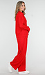 Rode Plissé Two Piece Set met Losvallende Blouse en Rechte Broek