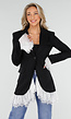 Zwarte Blazer met Witte Kanten Ruches aan Zoom en Mouwen