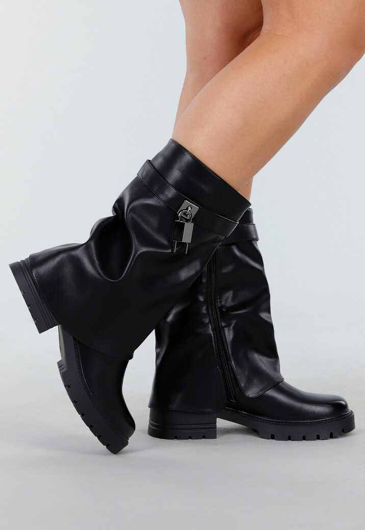 Korte Zwarte Laarzen met Schacht en Gespdetail
