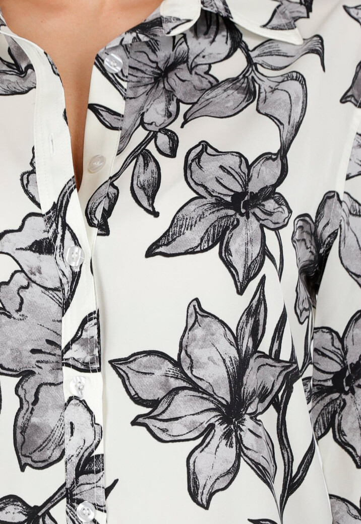 Witte Blouse met Zwarte Bloemenprint en Lange Mouwen