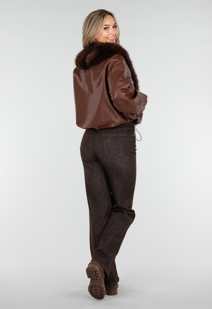 Donkerbruine Lederlook Jas met Imitatiebontkraag en Losvallende Pasvorm