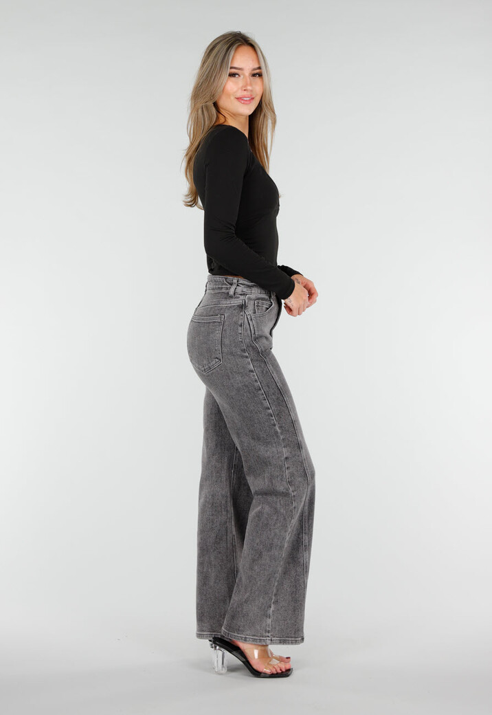 Grijze Straight Leg Jeans met Rechte Pijpen en Subtiele Wassing