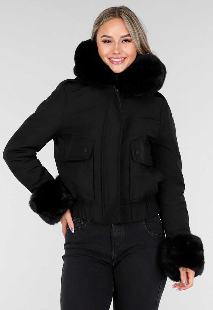 Zwarte Korte Winterjas met Afneembare Faux Fur Kraag en Manchetten