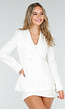 Witte Blazer met Schoudervulling en Dubbele Knoopsluiting