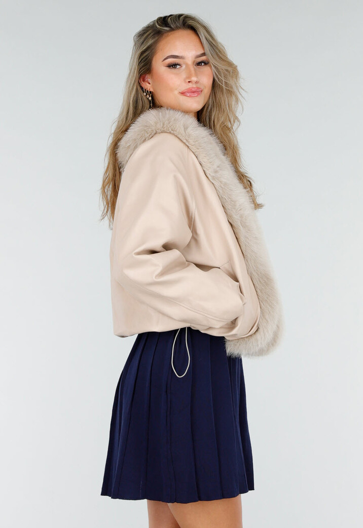 Beige Lederlook Jas Met Faux Fur