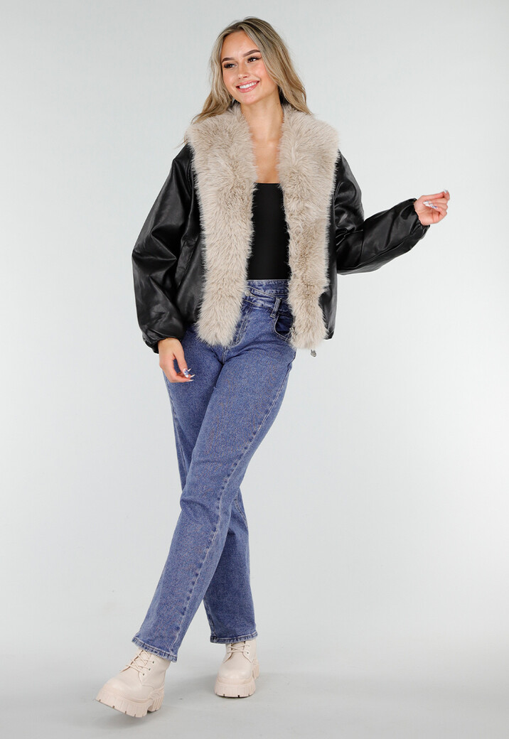 Zwarte Lederlook Jas met Beige Faux Fur Kraag