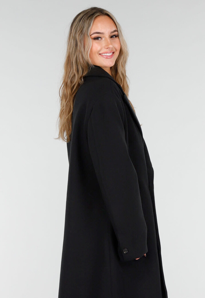 Zwarte Lange Mantel met Rechte Pasvorm en Brede Revers
