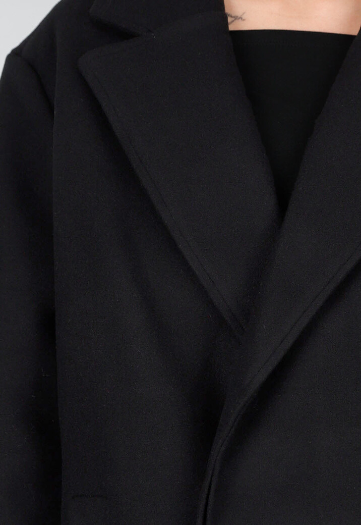 Zwarte Lange Mantel met Rechte Pasvorm en Brede Revers