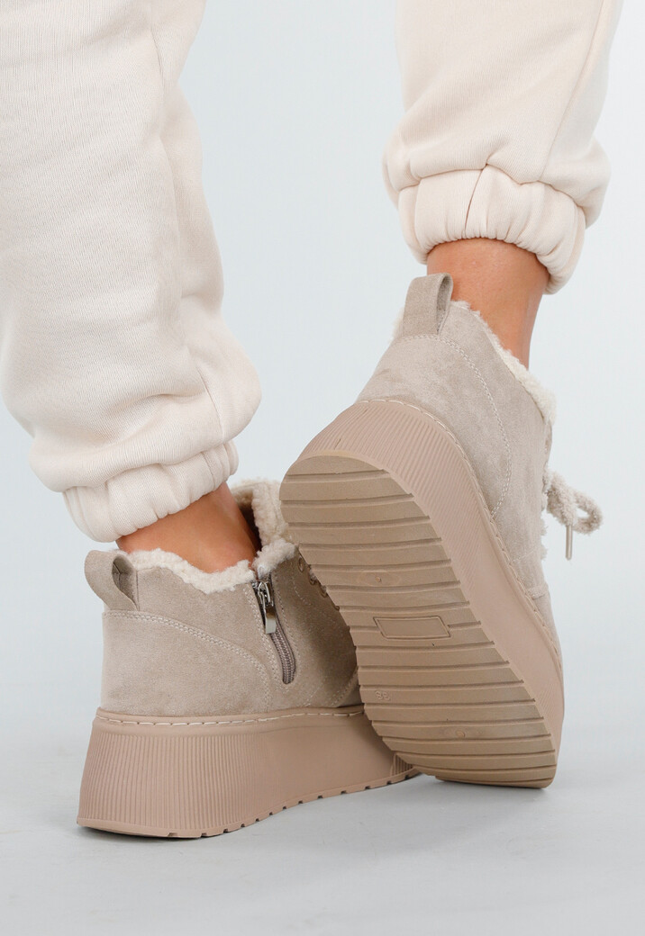 Beige Suède Sneakers met Warme Voering en Plateauzool