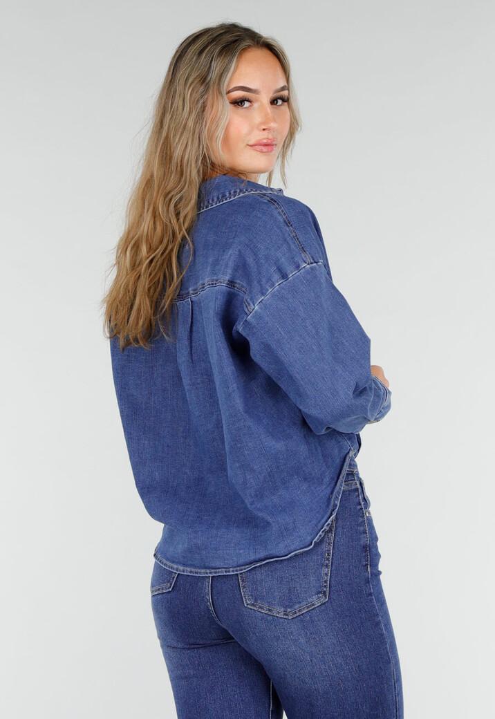 Blauwe Spijkerblouse met Knoopdetail