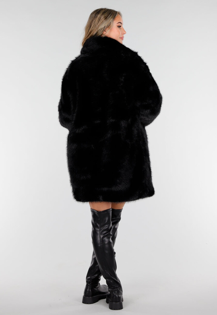 Zwarte Faux Fur Jas met Brede Kraag