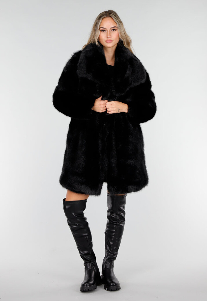 Zwarte Faux Fur Jas met Brede Kraag