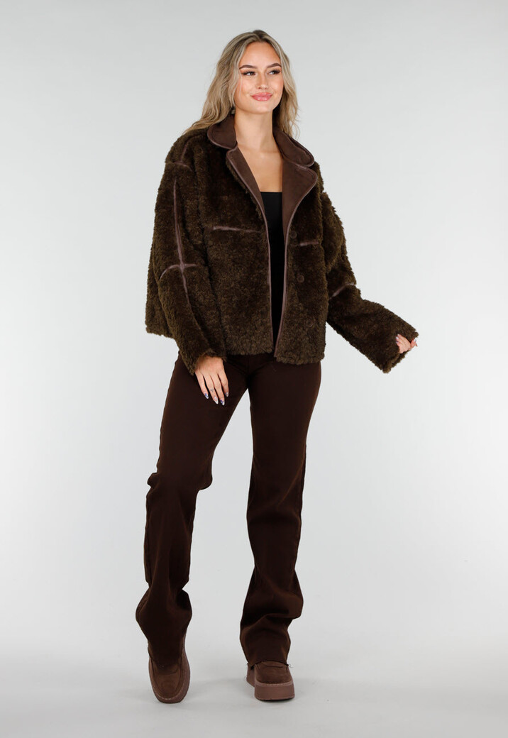 Donkerbruine Teddy Jas met Knoopsluiting
